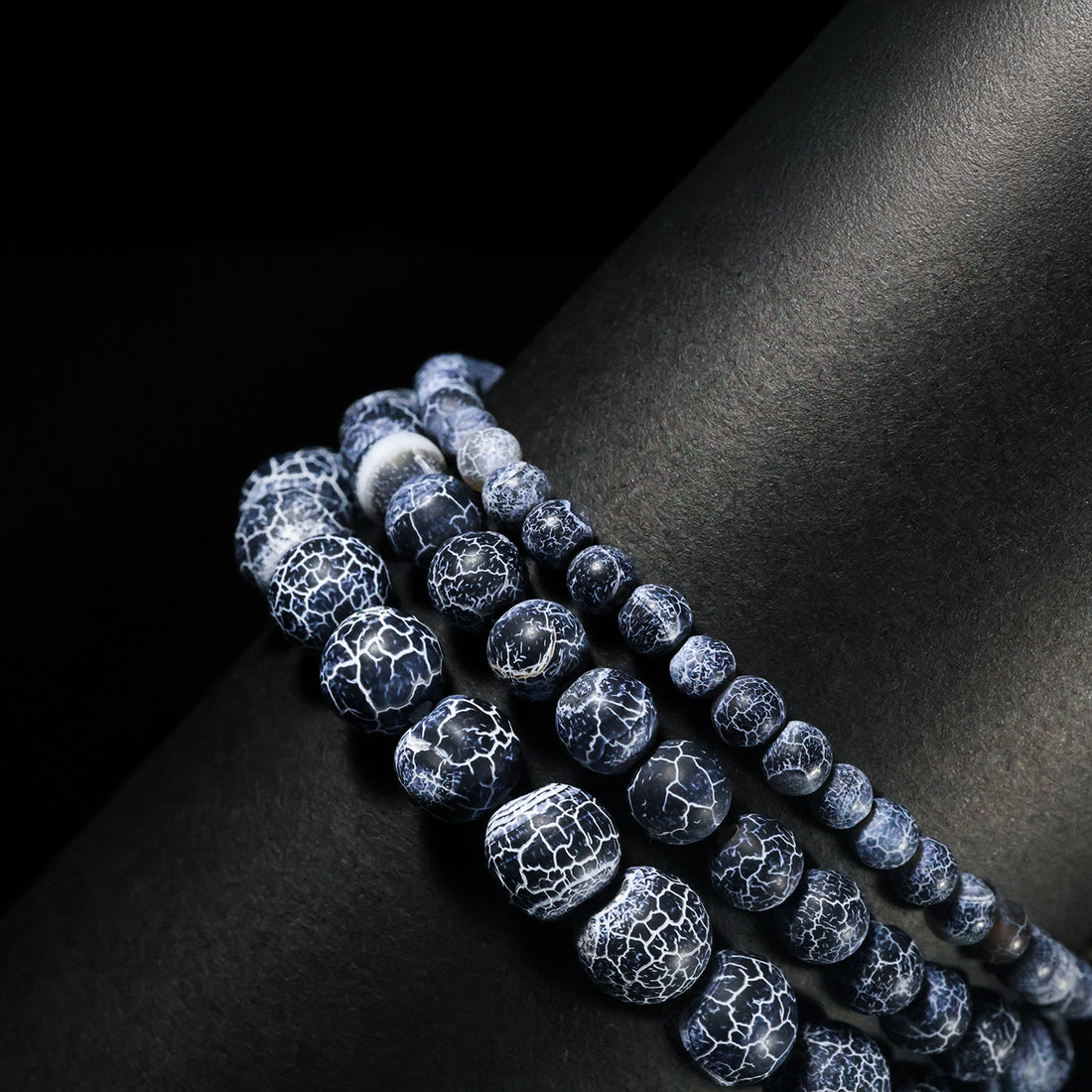 Noir Vein Agate — Signature Stack